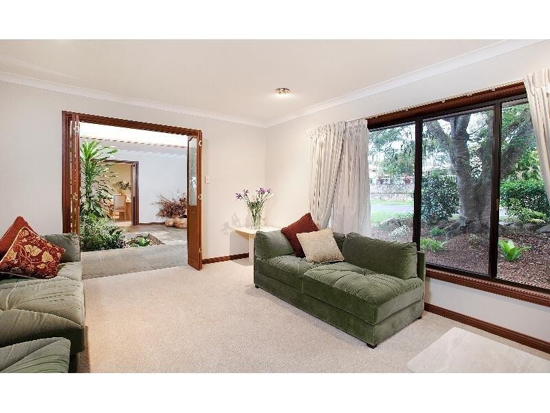 9 Bedwell Place, Mount Ommaney QLD 4074