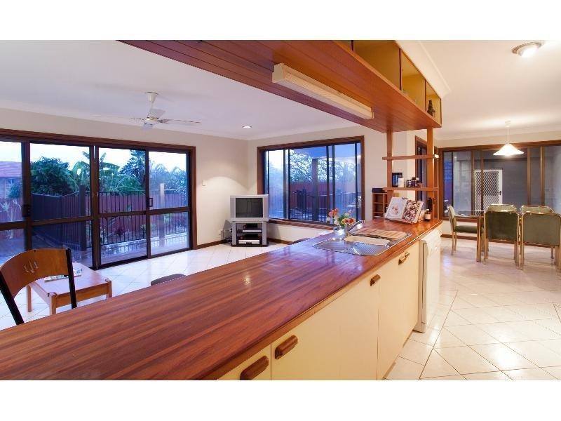 9 Bedwell Place, Mount Ommaney QLD 4074