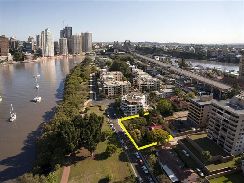 12 Hamilton Street, Kangaroo Point QLD 4169