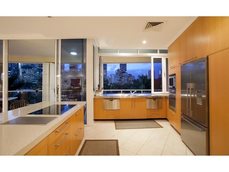 101/21 Pixley Street, Kangaroo Point QLD 4169