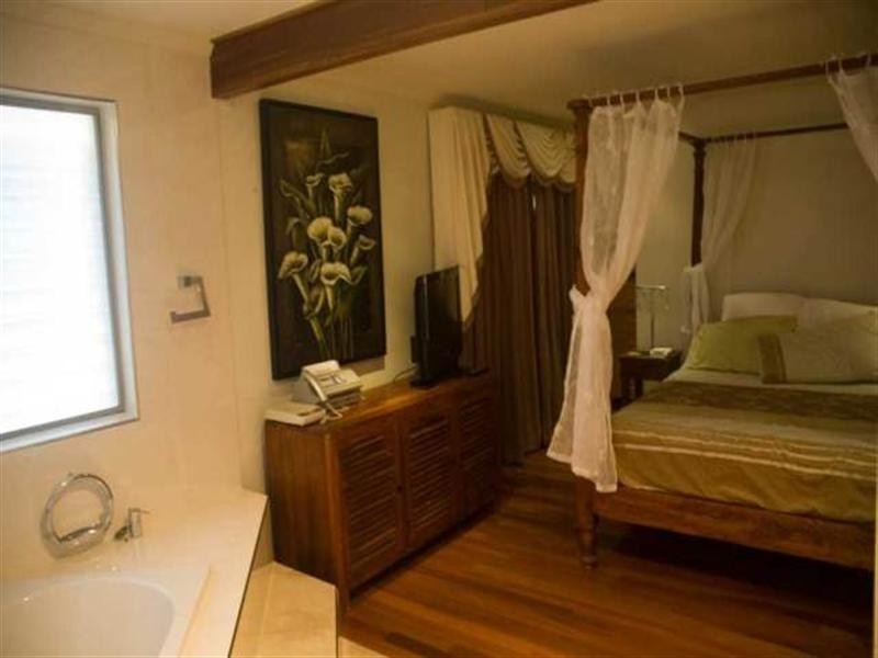 8 Hinkler Parade, Maroochydore QLD 4558