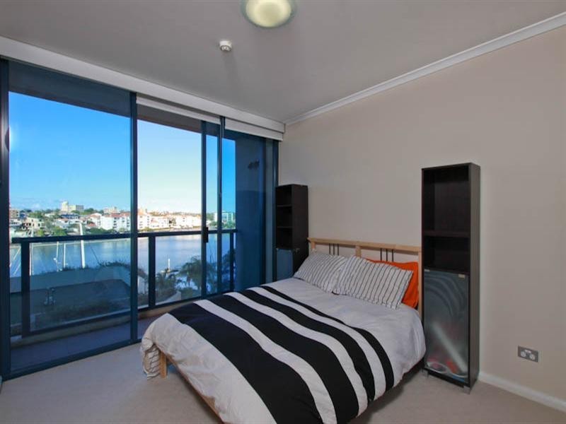 22/8 Goodwin Street, Kangaroo Point QLD 4169