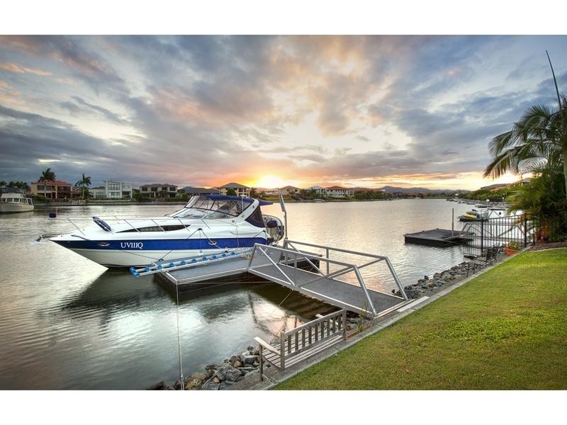 6 Windchimes Way, Hope Island QLD 4212