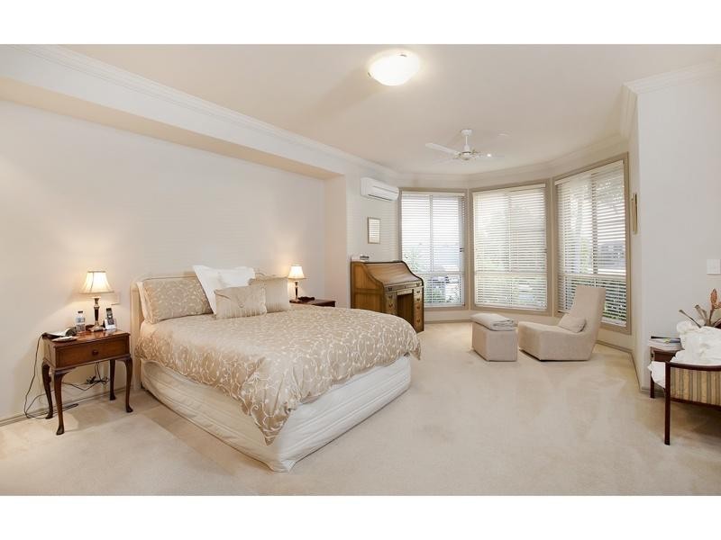 6 Windchimes Way, Hope Island QLD 4212