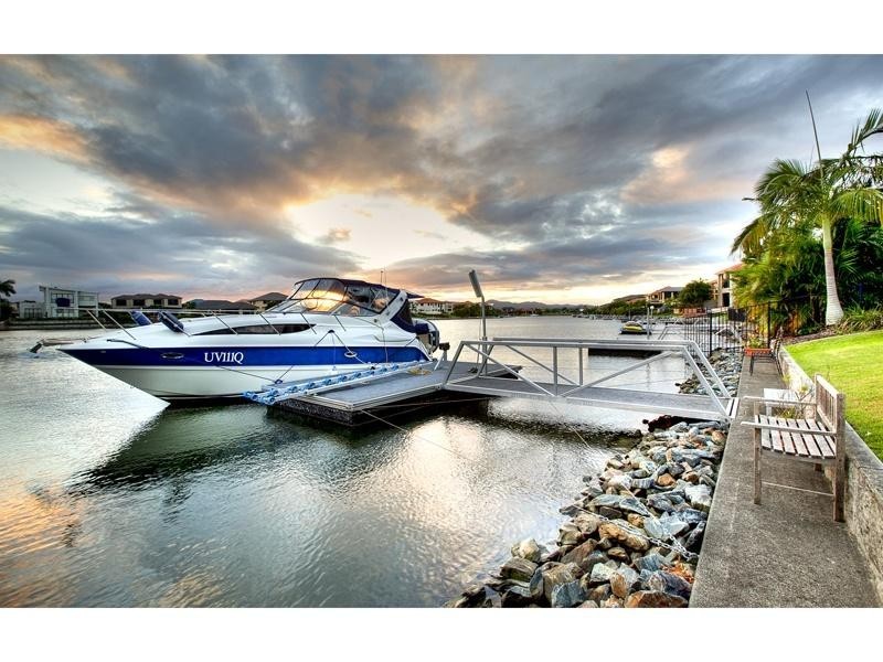 6 Windchimes Way, Hope Island QLD 4212