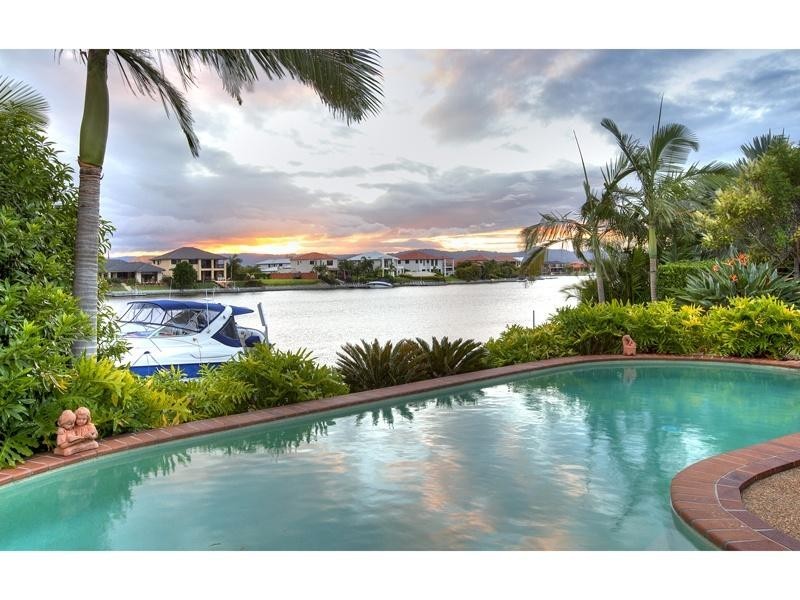 6 Windchimes Way, Hope Island QLD 4212