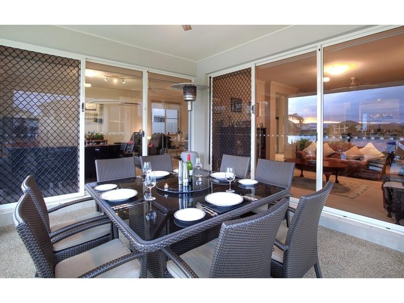 6 Windchimes Way, Hope Island QLD 4212