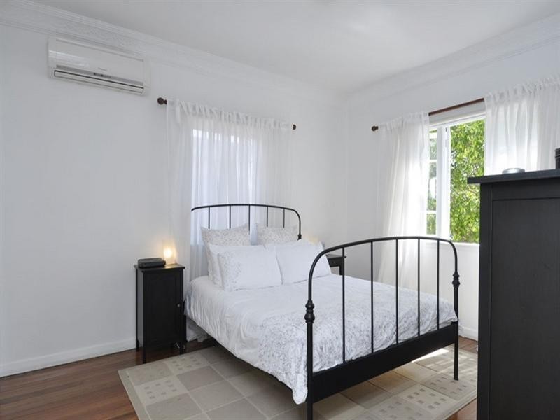 99 Lytton Road, Bulimba QLD 4171