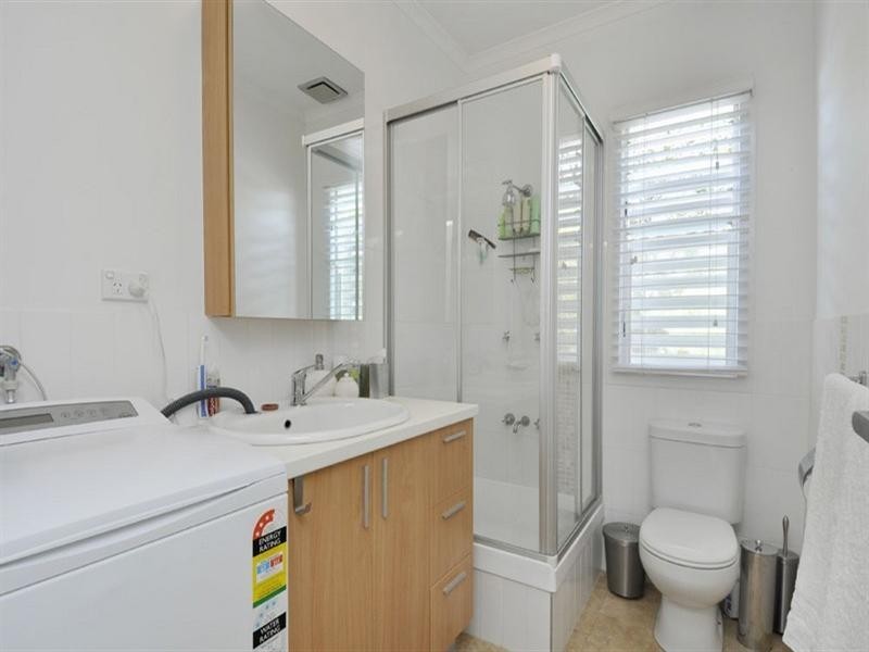 99 Lytton Road, Bulimba QLD 4171