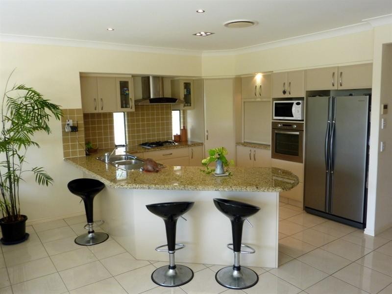 1 Windchimes Way, Hope Island QLD 4212