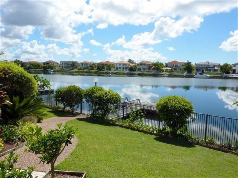 1 Windchimes Way, Hope Island QLD 4212