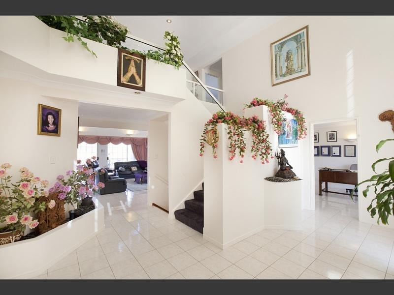 21 Woolner Place, Mount Ommaney QLD 4074