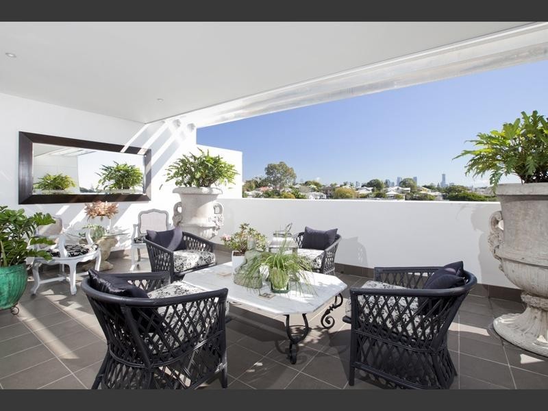 2/238 Old Cleveland Road, Coorparoo QLD 4151