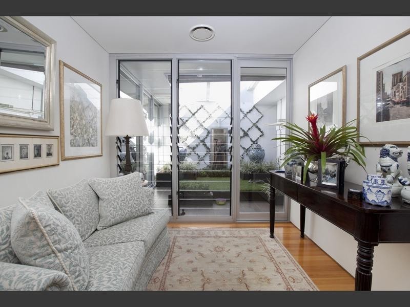 2/238 Old Cleveland Road, Coorparoo QLD 4151