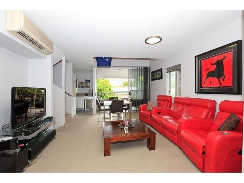 2/122 Fortescue Street, Spring Hill QLD 4000