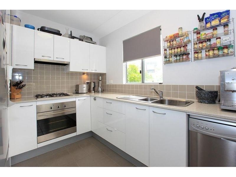 2/122 Fortescue Street, Spring Hill QLD 4000