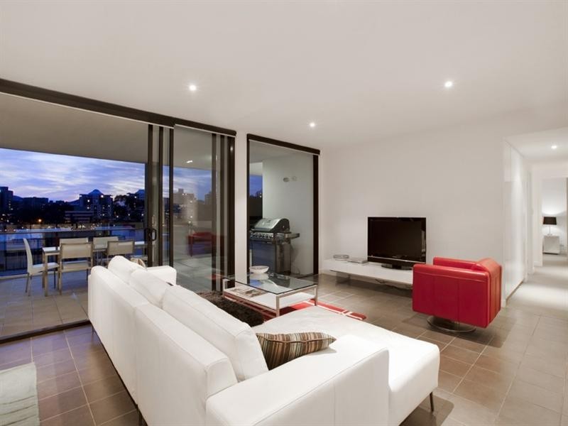 326/10 Pidgeon Close, West End QLD 4101