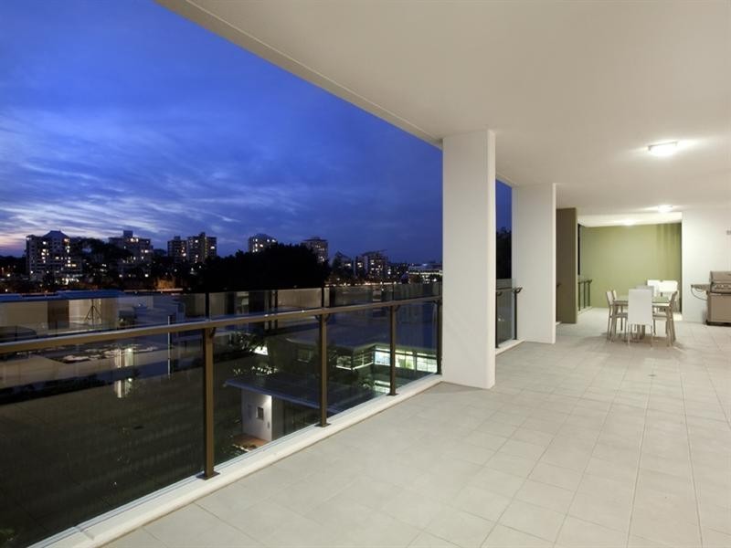 326/10 Pidgeon Close, West End QLD 4101