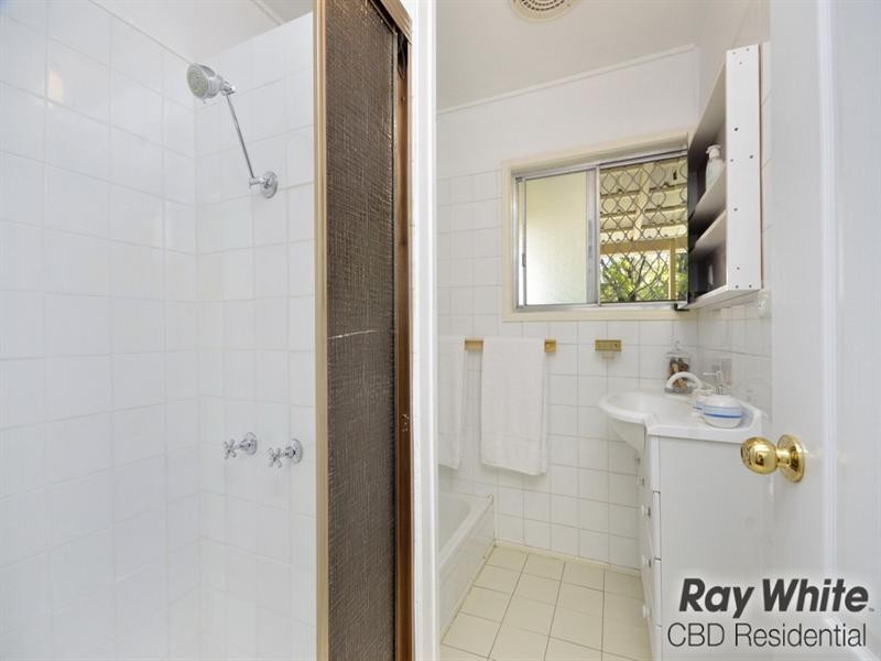 128 Koala Road, Moorooka QLD 4105