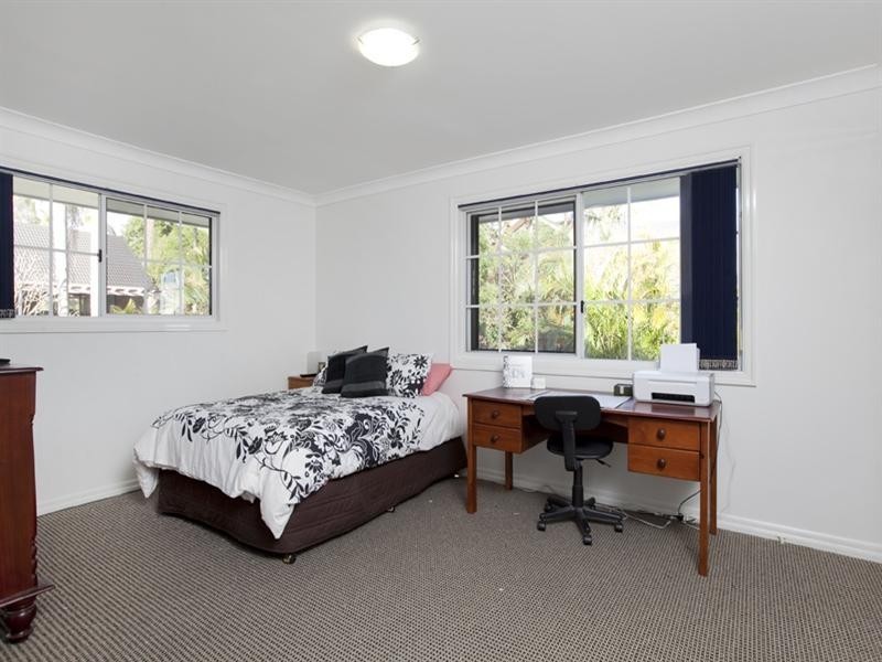 8 McKellar Court, Mount Ommaney QLD 4074