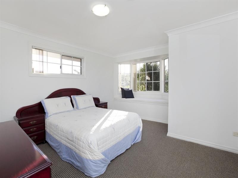 8 McKellar Court, Mount Ommaney QLD 4074