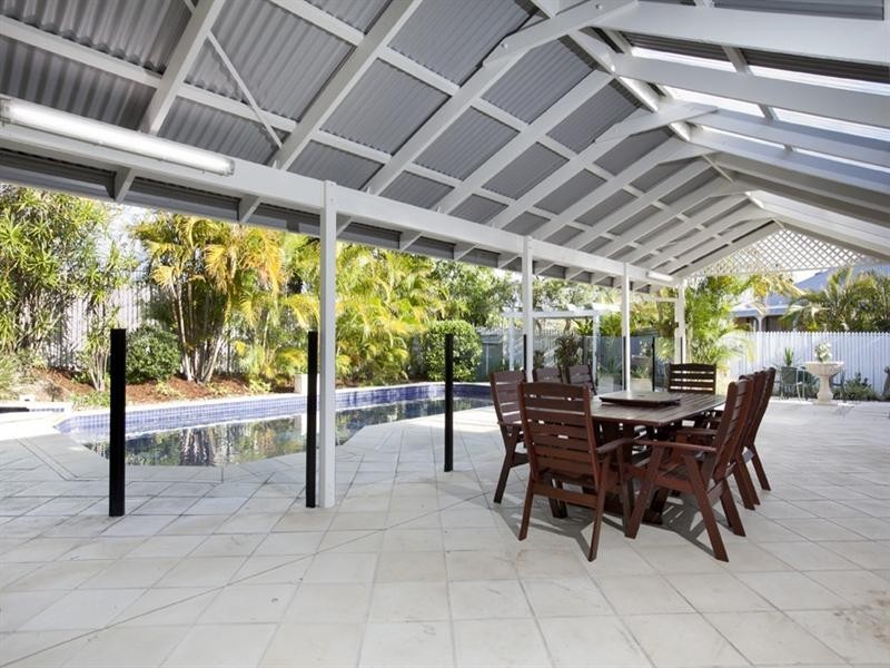 8 McKellar Court, Mount Ommaney QLD 4074