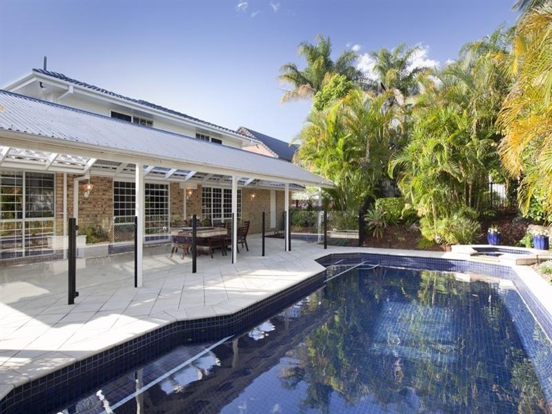 8 McKellar Court, Mount Ommaney QLD 4074