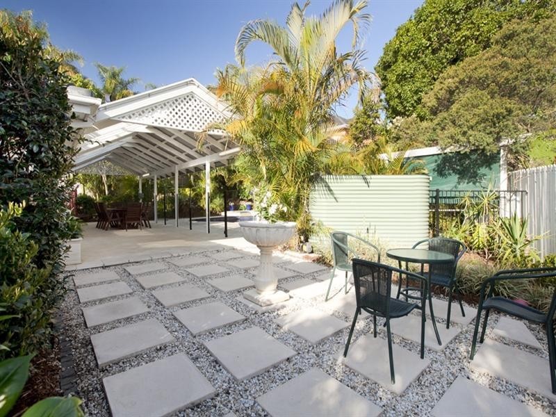 8 McKellar Court, Mount Ommaney QLD 4074