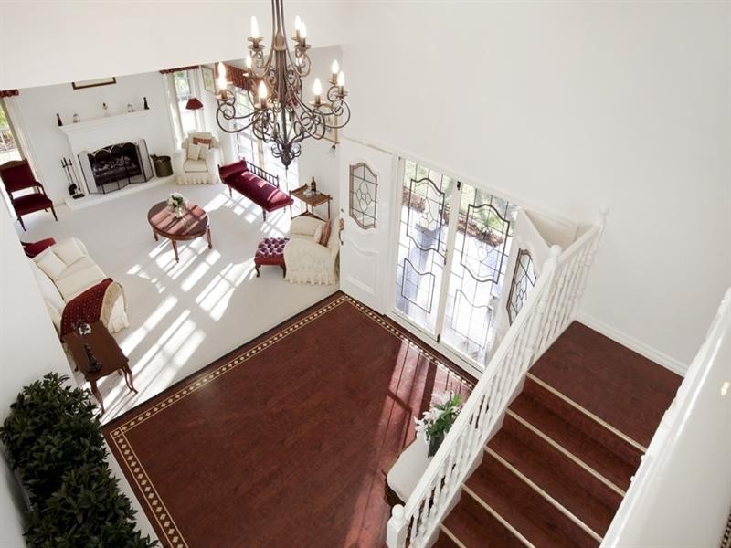 8 McKellar Court, Mount Ommaney QLD 4074