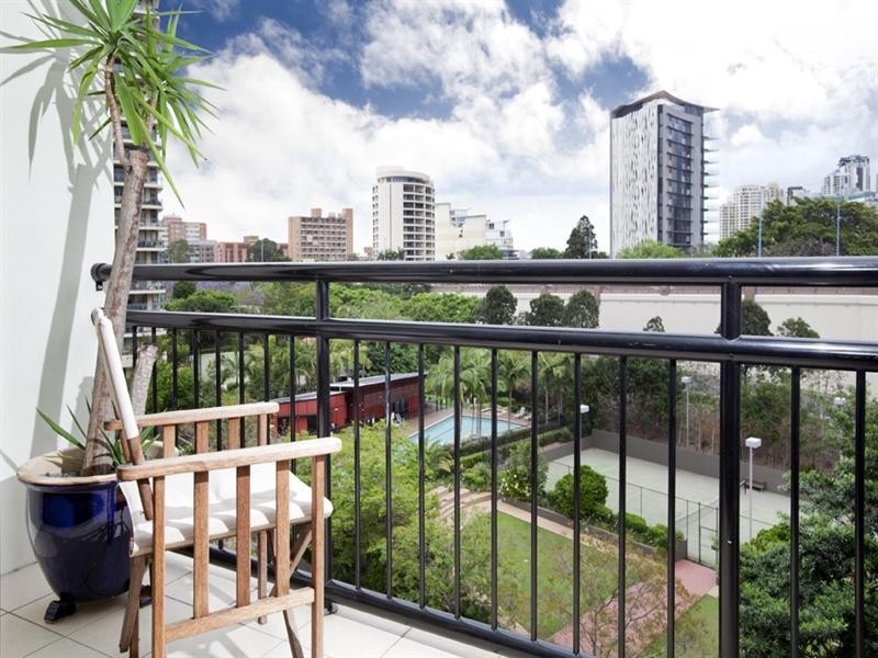 128/15 Goodwin Street, Kangaroo Point QLD 4169
