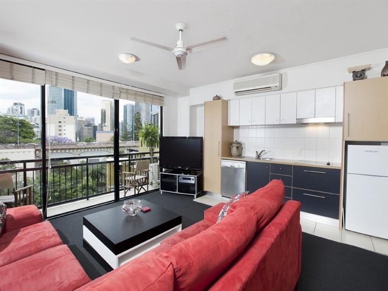 128/15 Goodwin Street, Kangaroo Point QLD 4169