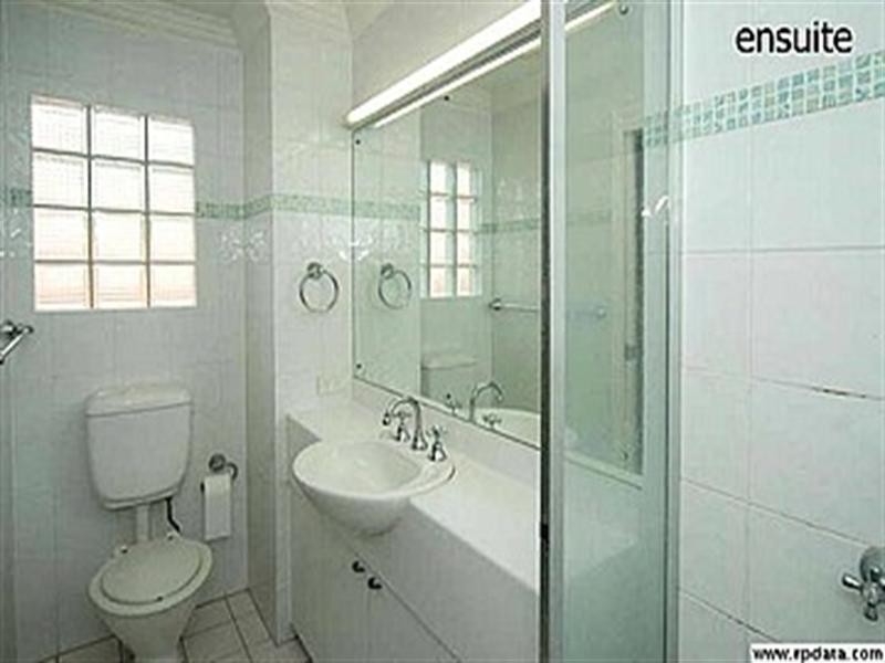 2/44 Broomfield Street, Taringa QLD 4068