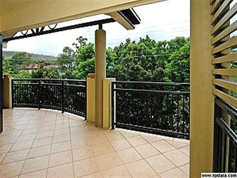 2/44 Broomfield Street, Taringa QLD 4068