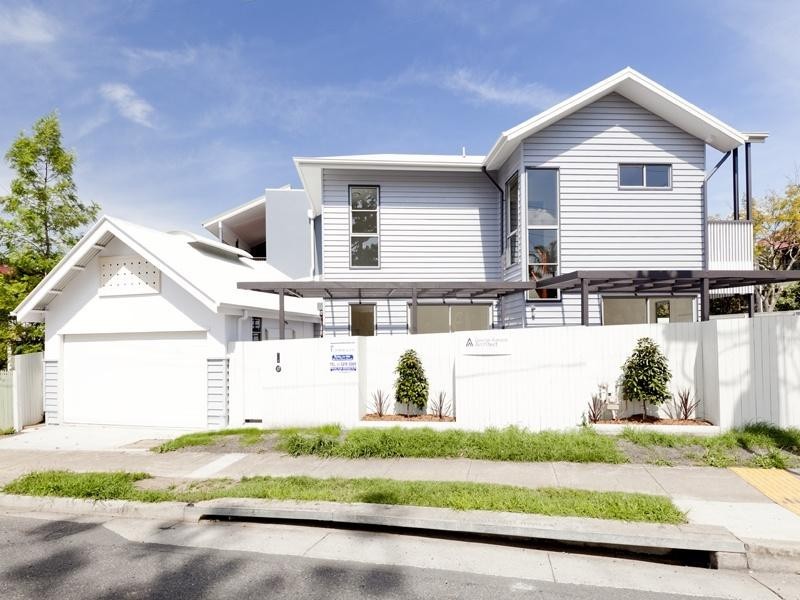 2 Gray Road, West End QLD 4101