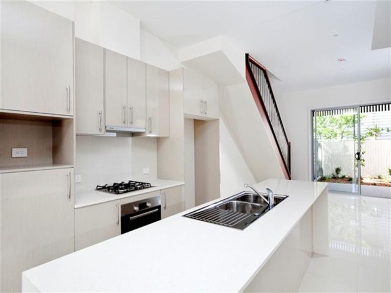 4A Gray Road, West End QLD 4101