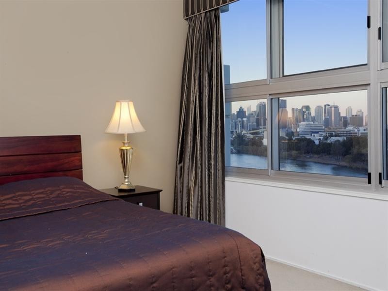 33/363 Coronation Drive, Auchenflower QLD 4066