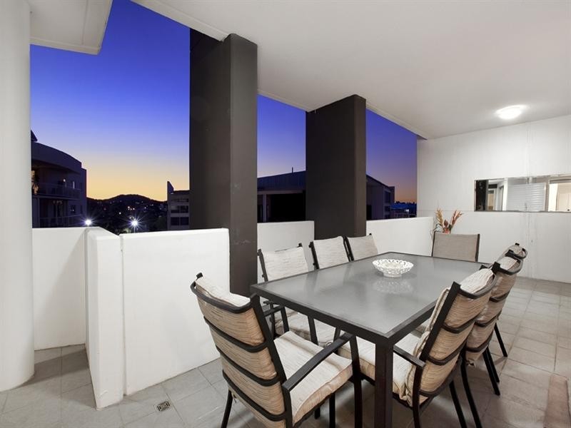 33/363 Coronation Drive, Auchenflower QLD 4066