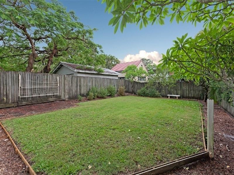 29 Hilton Street, East Brisbane QLD 4169