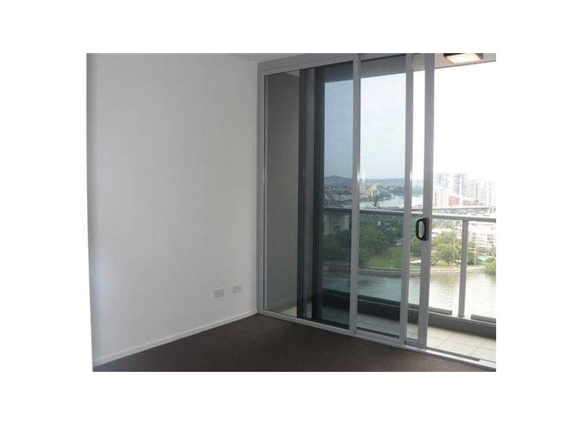 30 Macrossan Street, Brisbane QLD 4000
