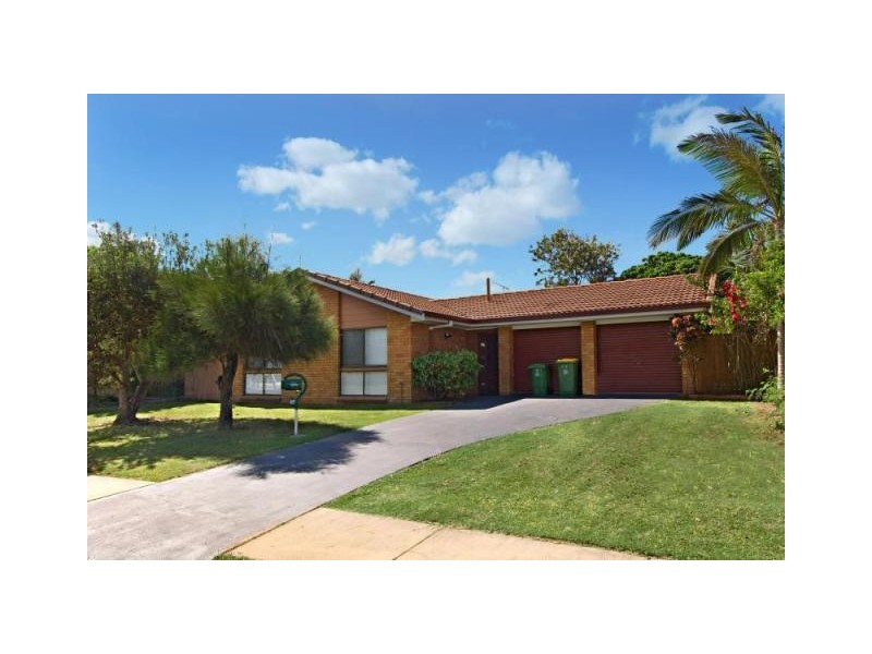 15 Bandaroo Street, Warana QLD 4575