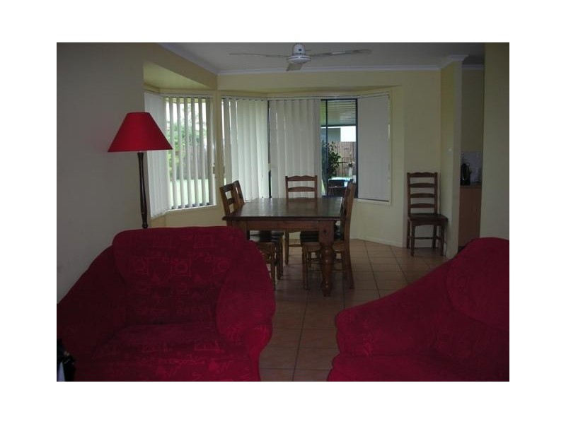 11 Martinique Court, Parrearra QLD 4575