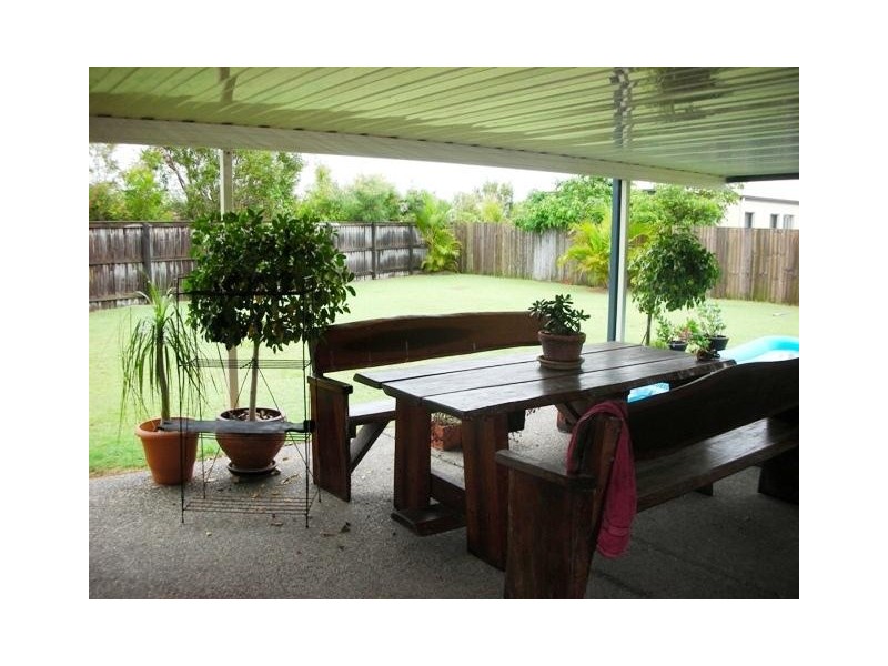 11 Martinique Court, Parrearra QLD 4575