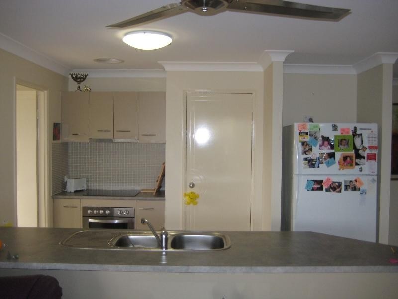 1 Flores Street, Parrearra QLD 4575