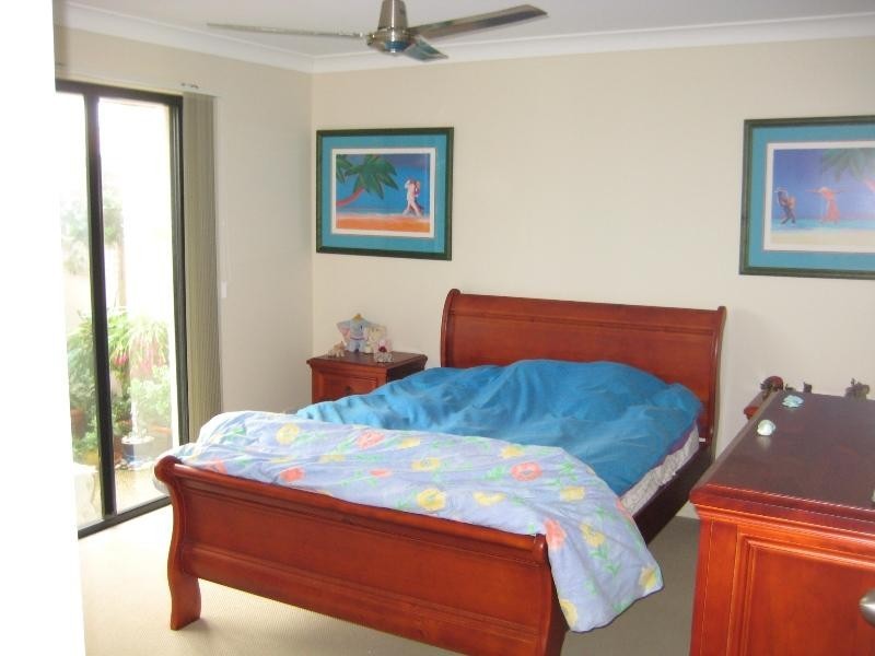 1 Flores Street, Parrearra QLD 4575