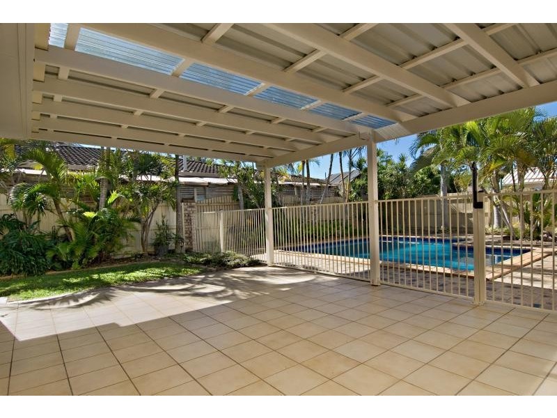 13 Marana Street, Warana QLD 4575