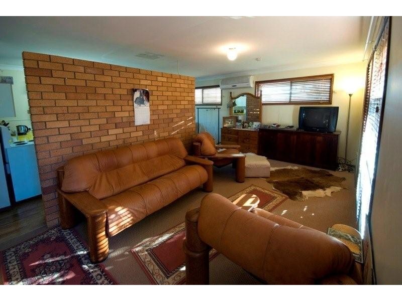 289 Nicklin Way, Warana QLD 4575