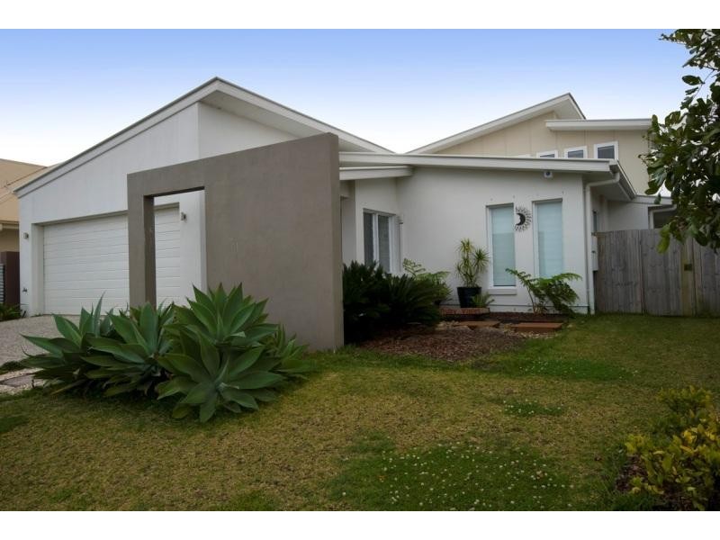 8 Komodo Court, Parrearra QLD 4575