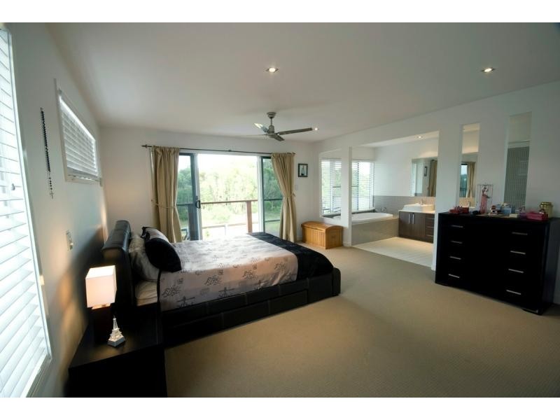 8 Komodo Court, Parrearra QLD 4575