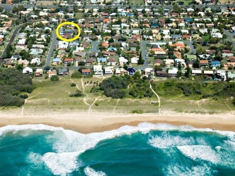 45 Saleng Crescent, Warana QLD 4575