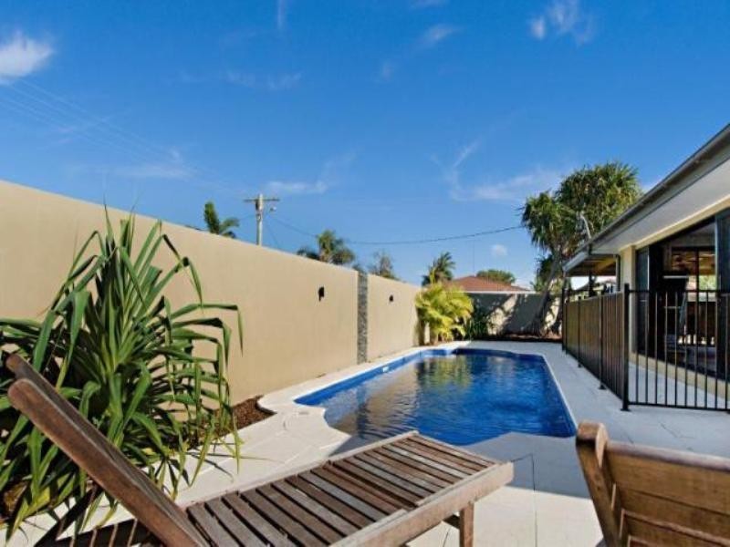 45 Saleng Crescent, Warana QLD 4575
